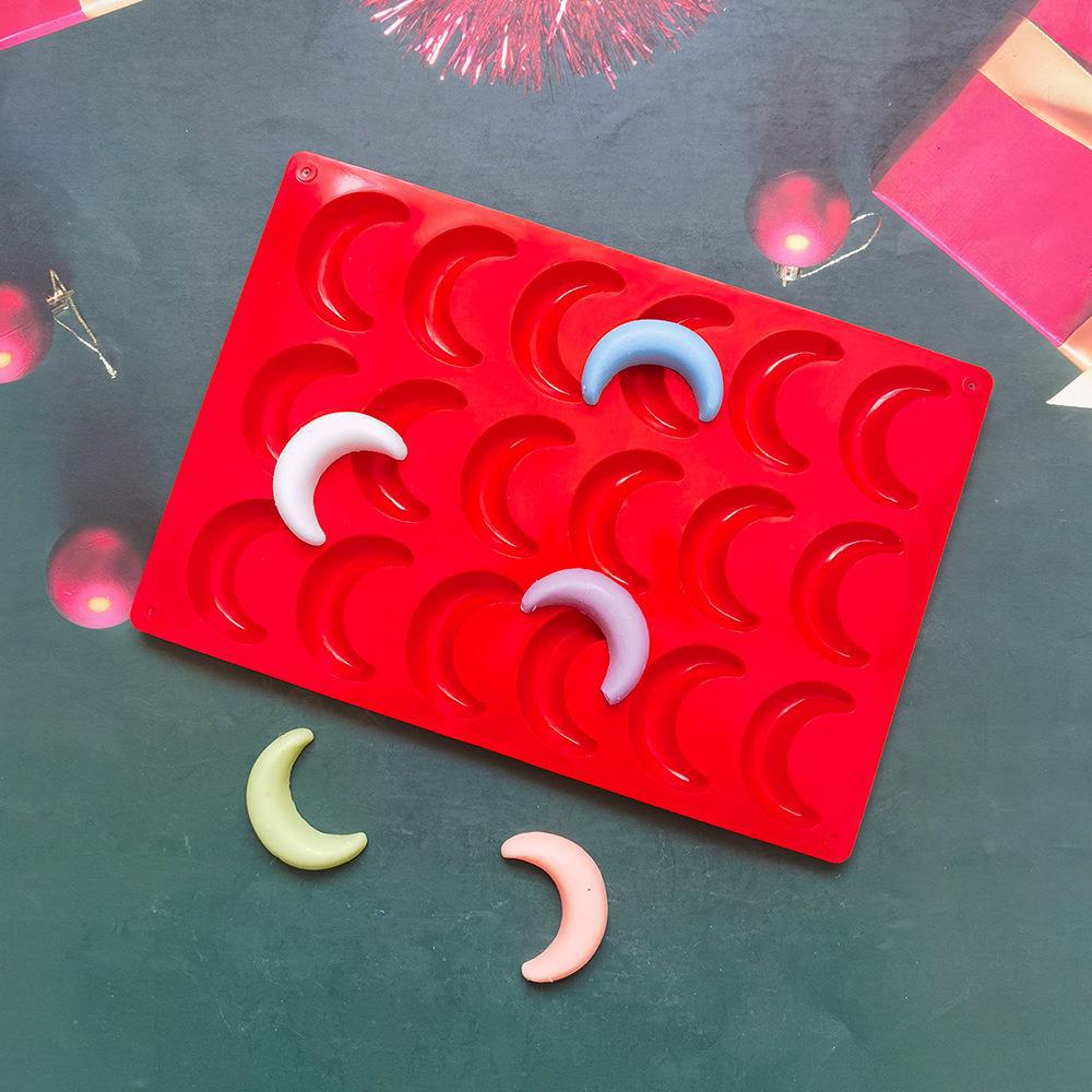 Crescent Moon Silicone Mold – Resin, Baking & Crafts
