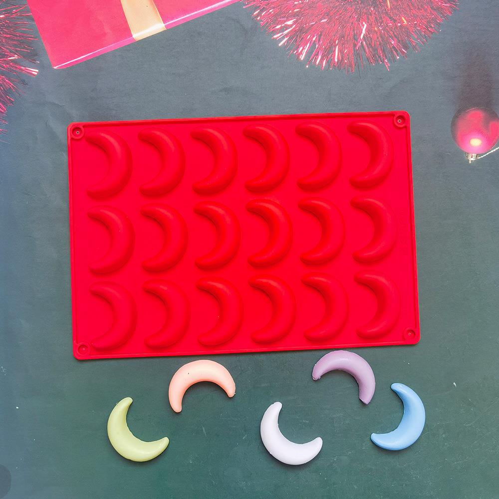 Crescent Moon Silicone Mold – Resin, Baking & Crafts