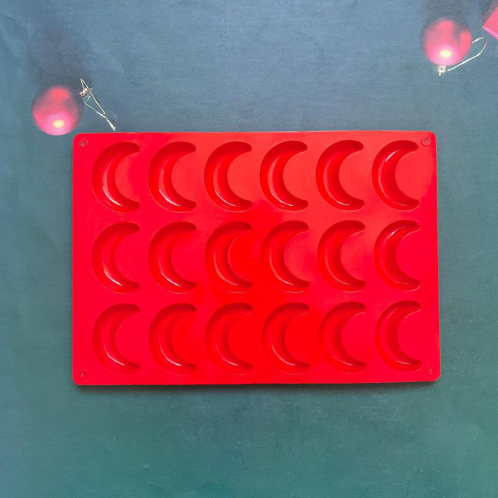 Crescent Moon Silicone Mold – Resin, Baking & Crafts