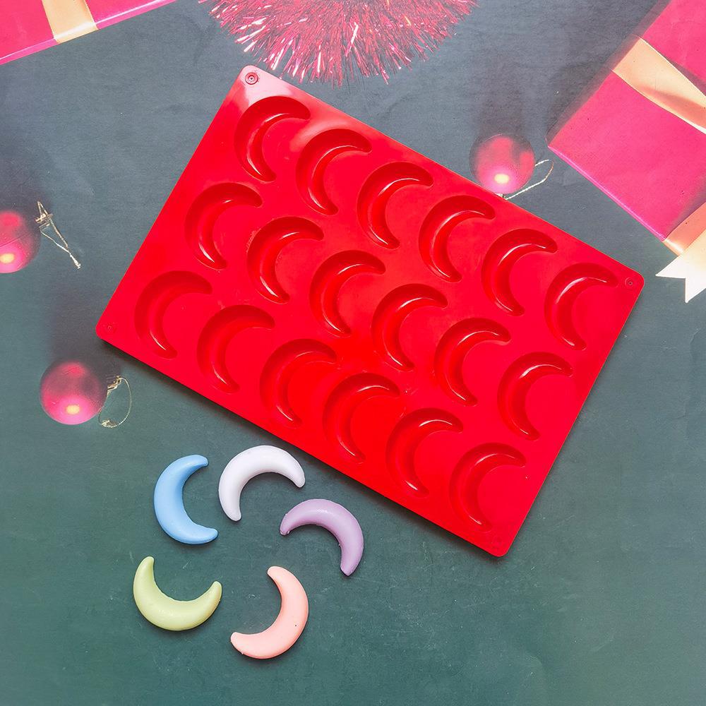 Crescent Moon Silicone Mold – Resin, Baking & Crafts