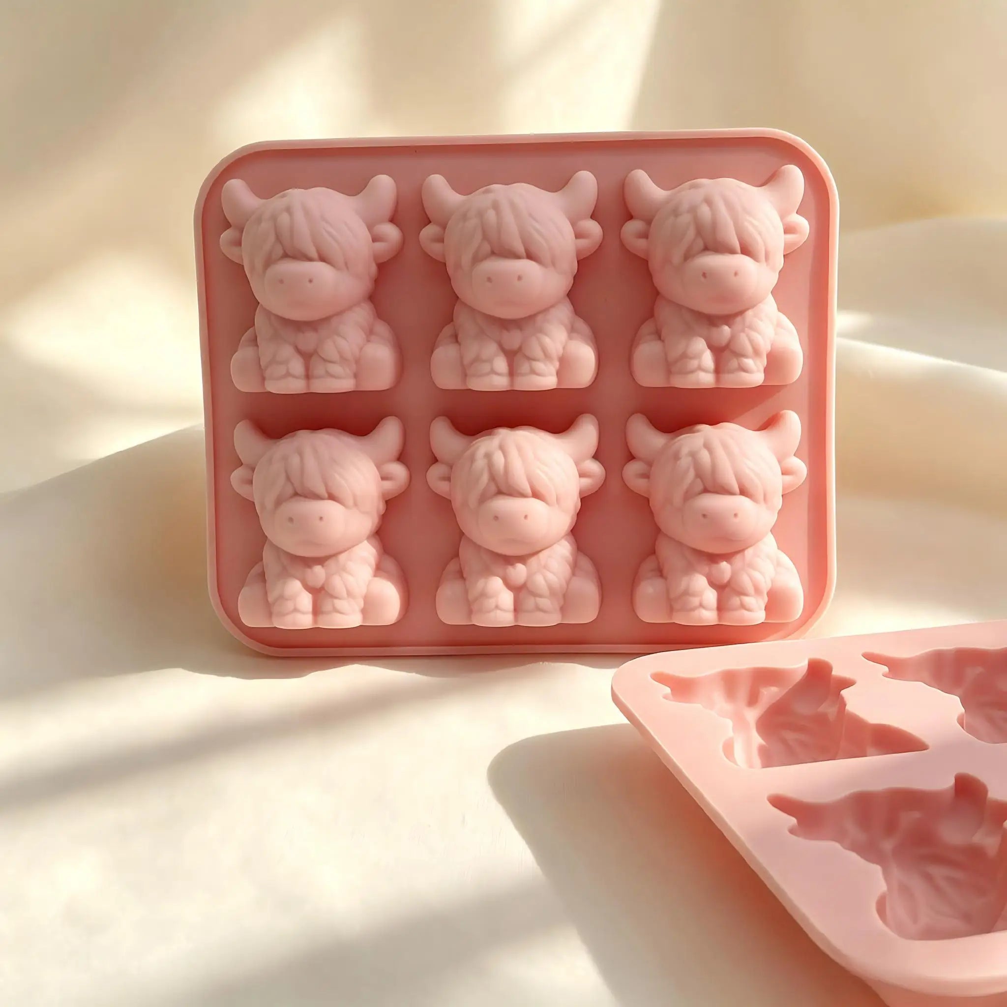 Highland Cow Silicone Mold – Ice Cubes, Chocolate & Crafts