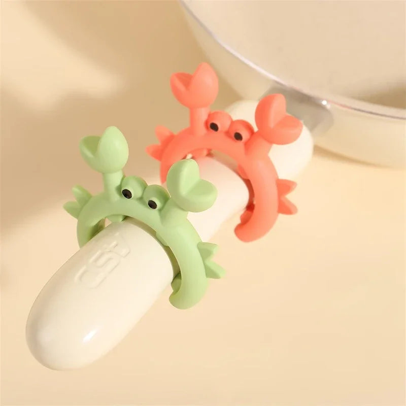 Silicone Crab Spoon Rest & Pot Clip – Heat-Resistant Kitchen Holder