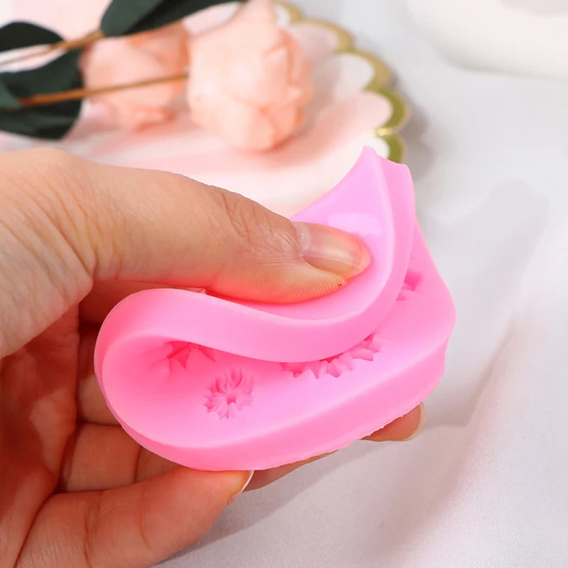 3D Silicone Flower Mold – Fondant, Chocolate & Resin